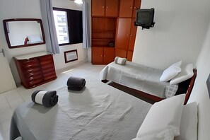 Iron/ironing board - SHB - Near the Sea: Comfort in Praia Grande (Praia Grande)
