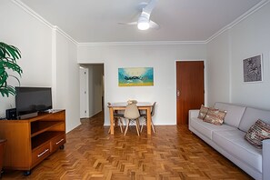 TV - SHB - Gonzaga Beach Vibes: Feet in the Sand (Santos)