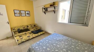 2 quartos, ferros/tábuas de passar roupa