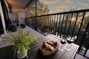 Outdoor dining - H-346 -Third Floor - Sunset Views From The Lanai! (Naples)