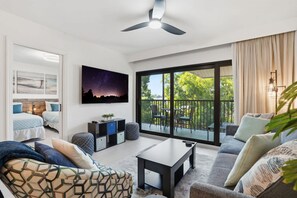 TV, offices - H-346 -Third Floor - Sunset Views From The Lanai! (Naples)