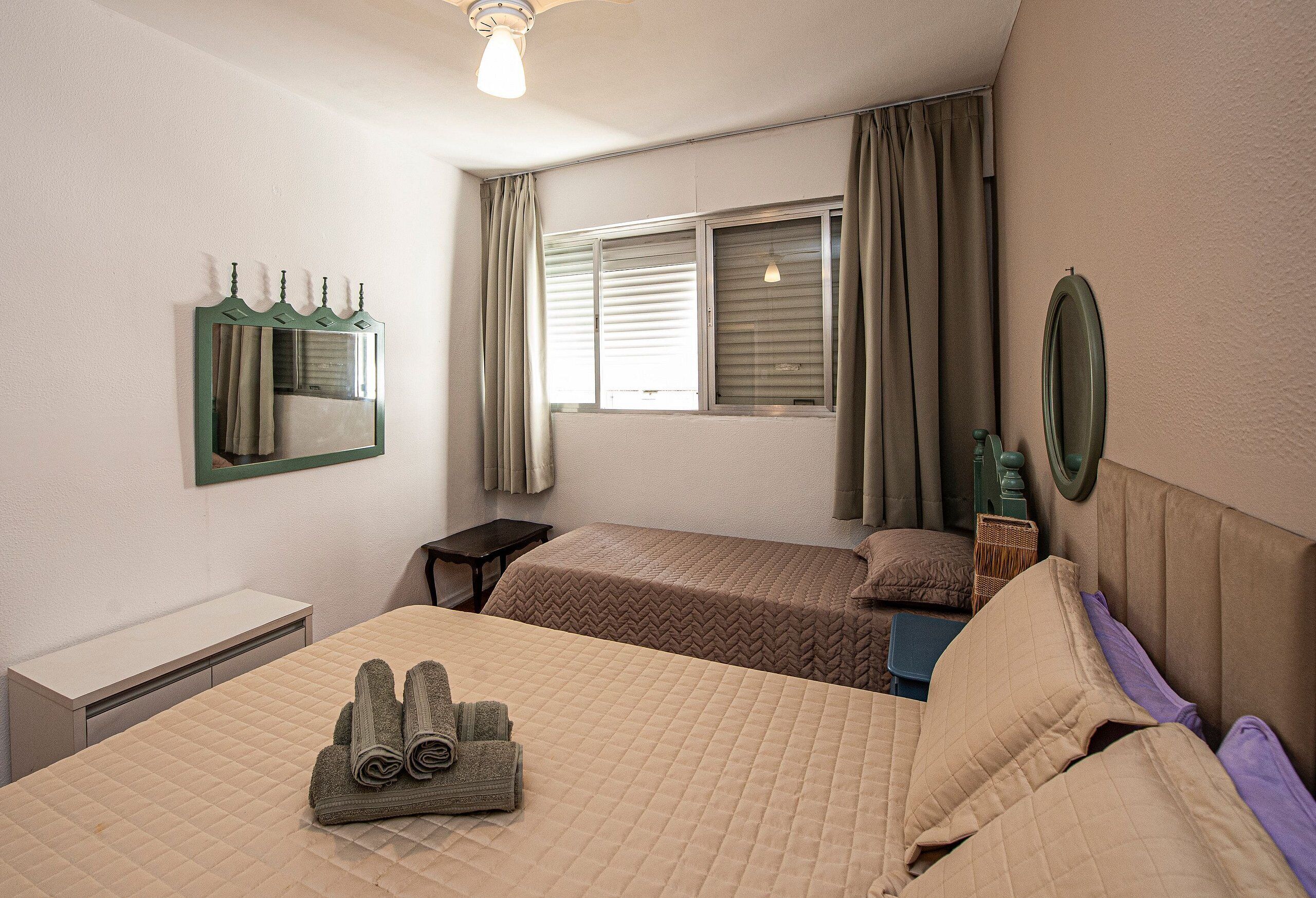 Iron/ironing board, bed sheets