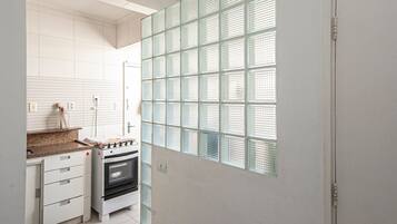 Refrigerador, microondas, horno y tostadora