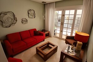 TV - SHB - Beach House with Air Conditioning (Santos)