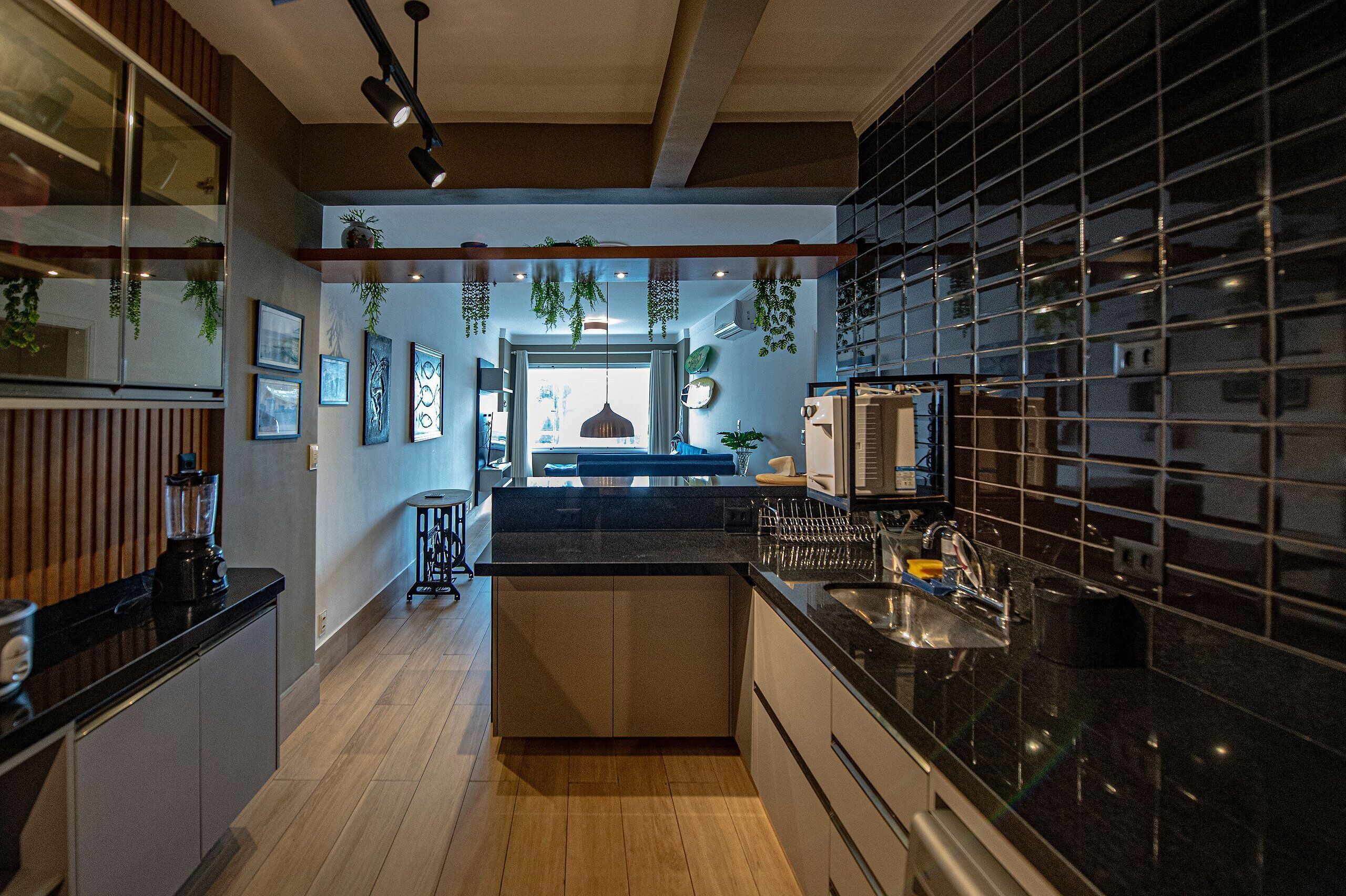 Frigorífico, microondas, horno y lavavajillas