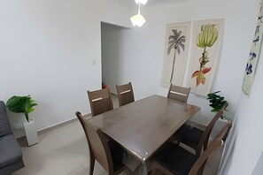 Dining - SHB • Beachfront | Family | Fully Equipped Kitchen (Praia Grande)