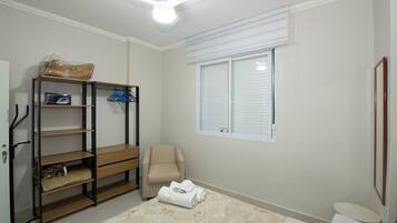 2 bedrooms, iron/ironing board, bed sheets