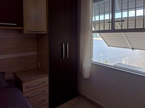 2 dormitorios y Internet