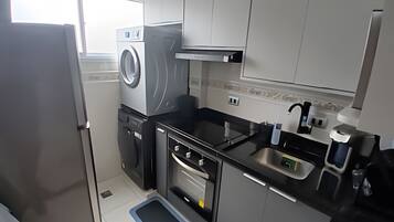 Fridge, microwave, oven, coffee/tea maker