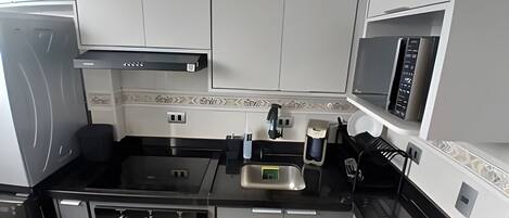 Fridge, microwave, oven, coffee/tea maker