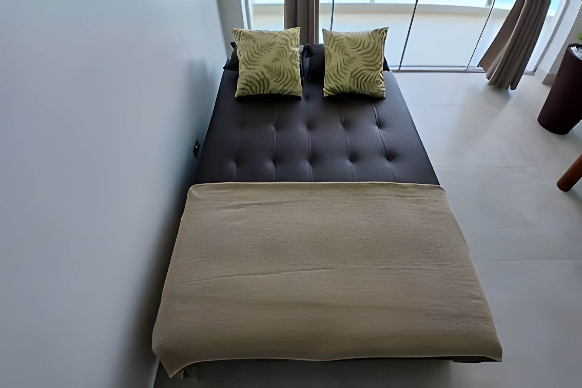 2 quartos, ferros/tábuas de passar roupa