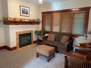 Deluxe Suite | Living area - Old Rock Church Bed and Breakfast  (Providence)