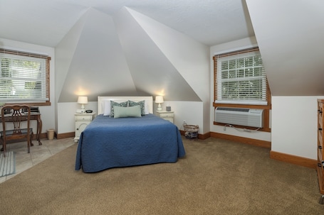 Escritorio, espacio para trabajar con laptop y wifi gratis . Old Rock Church Bed and Breakfast