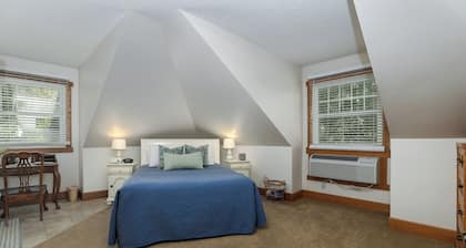 Old Rock Church Bed and Breakfast