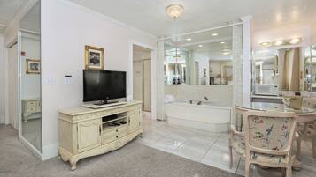 Deluxe Room, Mountain View | Interior