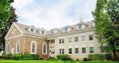 Old Rock Church Bed and Breakfast