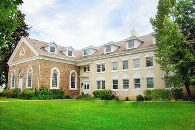 Old Rock Church Bed and Breakfast 