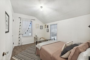 3 dormitoris, planxa i posts de planxar, wifi i roba de llit 