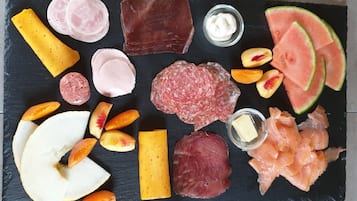 Tägliches Frühstück gegen Gebühr