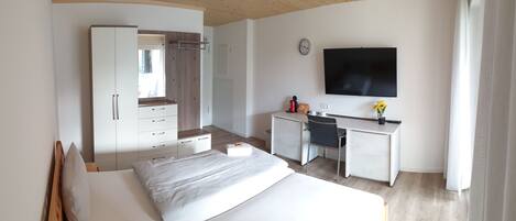 標準雙人房, 露台, 湖景 | 免費 Wi-Fi、床單