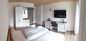 Standard Double Room, Balcony, Lake View | Free WiFi - Pension Antje Ekert (Uhldingen-Mühlhofen)
