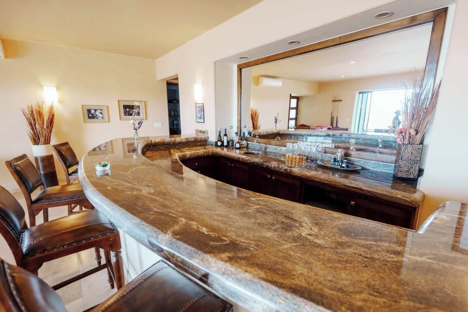 Bar (in der Unterkunft)