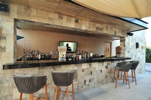 Bar (on property) - Beach Club and Family Villa, Free Airport Transfer (Ciudad de los cabos)