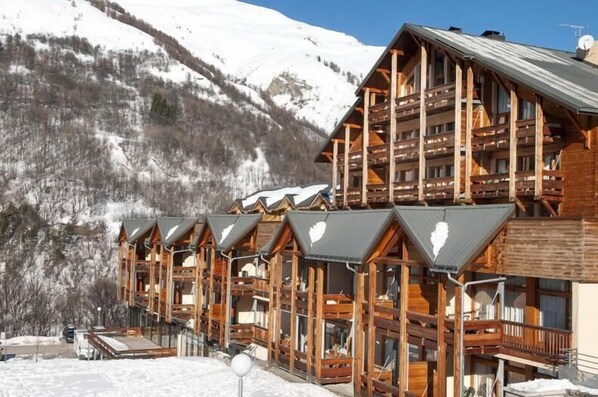Exterior - 1st floor, swimming pool, sauna, hammam, parking, ski locker, 26m², Valloire (Valloire)