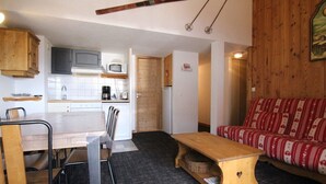 Unclassified image, 2 of 15, button - 2nd floor, balcony, tv, ski locker, 50m², Alpe d'Huez (L'Alpe d'Huez)
