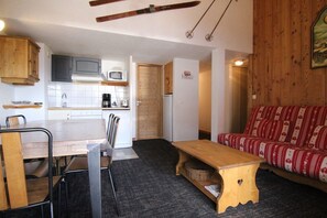 Interior - 2nd floor, balcony, tv, ski locker, 50m², Alpe d'Huez (L'Alpe d'Huez)