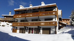 Unclassified image, 3 of 15, button - 2nd floor, balcony, tv, ski locker, 50m², Alpe d'Huez (L'Alpe d'Huez)