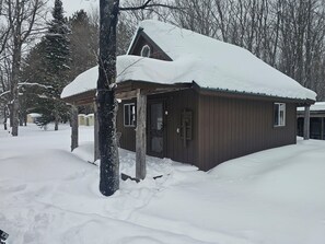 Exterior - Bear Necessity Cabin Melstrand, MI (Shingleton)