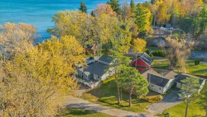 A residential area with houses, a lake, and autumn foliage. - The Lakeview Lookout - Gorgeous Lake Views! (Lexington)