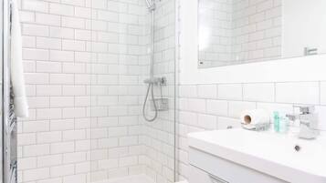 Shower, hair dryer, shampoo
