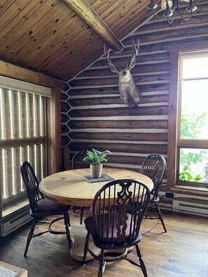 Dining - Quaint and Cozy Cabin with a Loft (Bondurant)