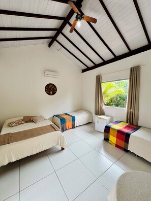Standard Quadruple Room | Individually furnished, free WiFi - Mandacaru Pousada (Porto Seguro)