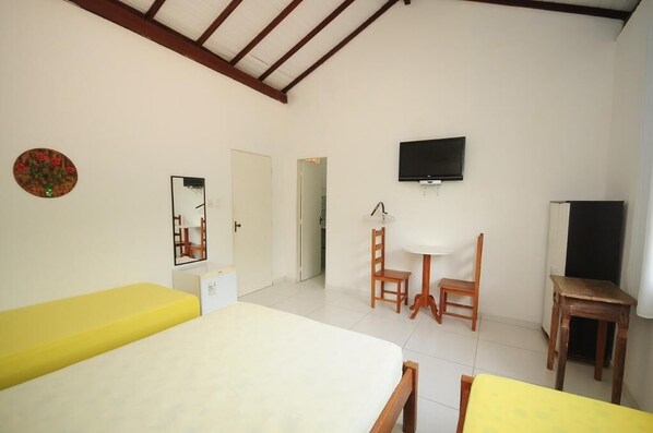 Standard Quadruple Room | Free WiFi - Mandacaru Pousada (Porto Seguro)