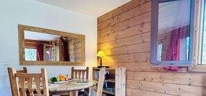 Dining - Grand Tetras 3 Bed by Prarion Lift, Sleeps 6 to 9 (Les Houches)