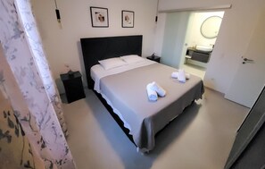 Bügeleisen/Bügelbrett, Reisekinderbett, kostenloses WLAN