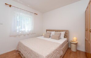 Unclassified image, 5 of 28, button - Amazing apartment in Vir with WiFi (Vir)