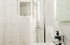 Shower, hair dryer - Amazing apartment in Vir with WiFi (Vir)