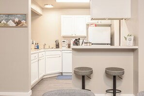 Interior - City Convenience, Mountain Vibes – 3BR/2BA Getaway! (Boise)