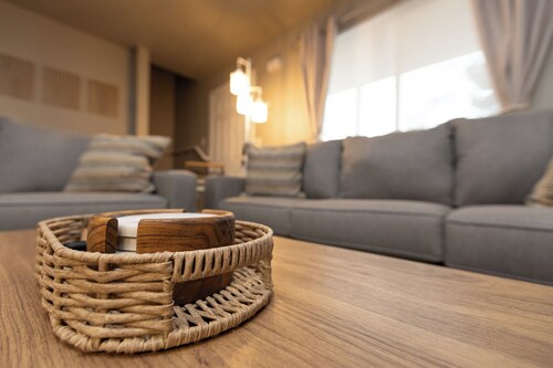 City Convenience, Mountain Vibes – 3BR/2BA Getaway!