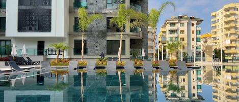 Innenpool, Außenpool