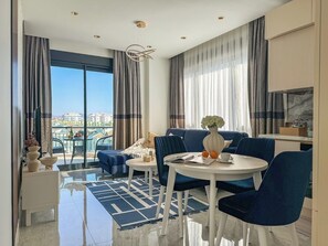 Dining - 1+1 Apartment Qoople Excellence C37 with sea and mountain (Alanya)