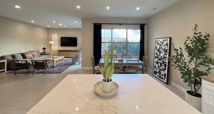 Charming 4-bedroom bed & breakfast in peaceful location with AC