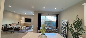 Charming 4-bedroom bed & breakfast in peaceful location with AC