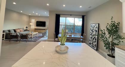 Charming 4-bedroom bed & breakfast in peaceful location with AC