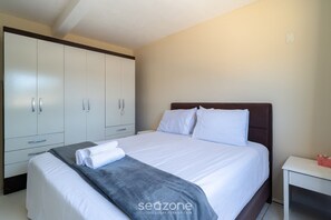 Basic Apartment | 2 bedrooms, free WiFi - Apt w/ 2 Bedrooms and Barbecue Grill Fdc0005 (Florianópolis)