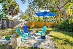 Property grounds - Walk to Sand & Sun! Breezy Indian Rocks Beach Home (Indian Rocks Beach)